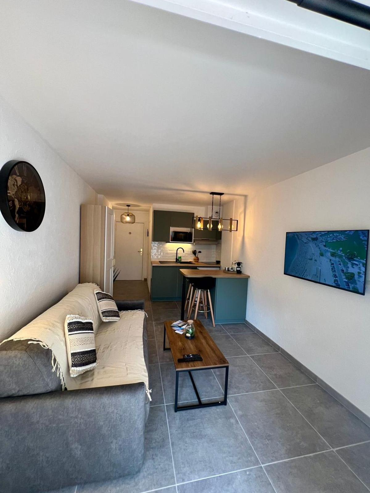Studio Climatise, Cosy Et Calme Au Centre Ville Antibes Bagian luar foto
