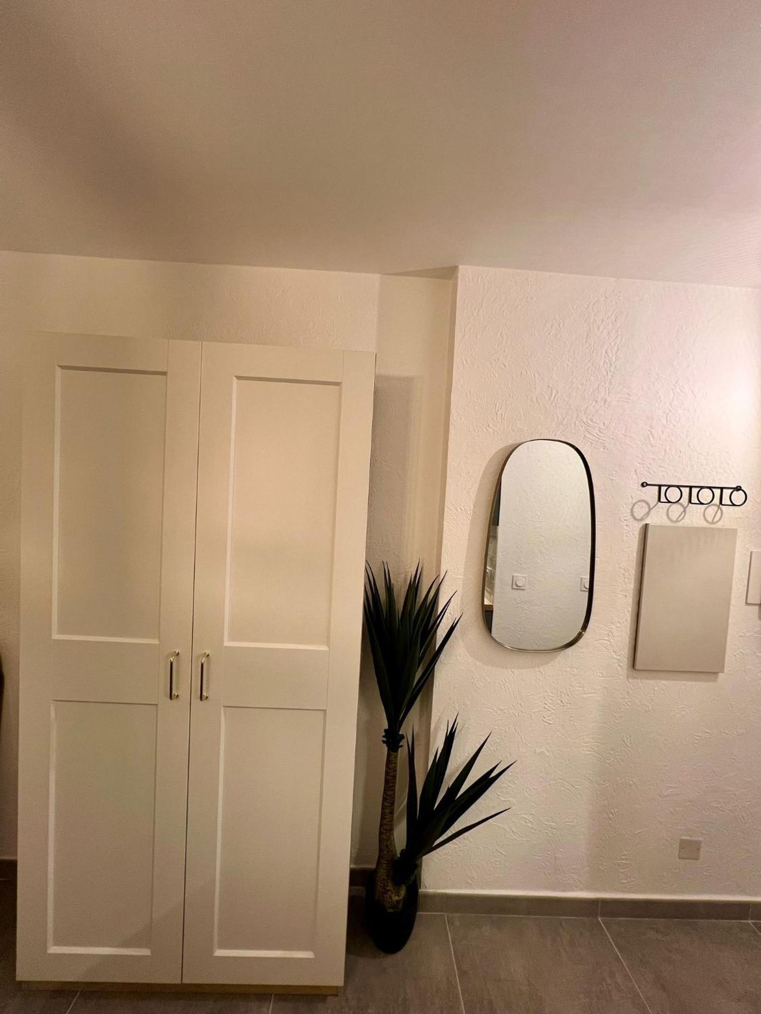Studio Climatise, Cosy Et Calme Au Centre Ville Antibes Bagian luar foto