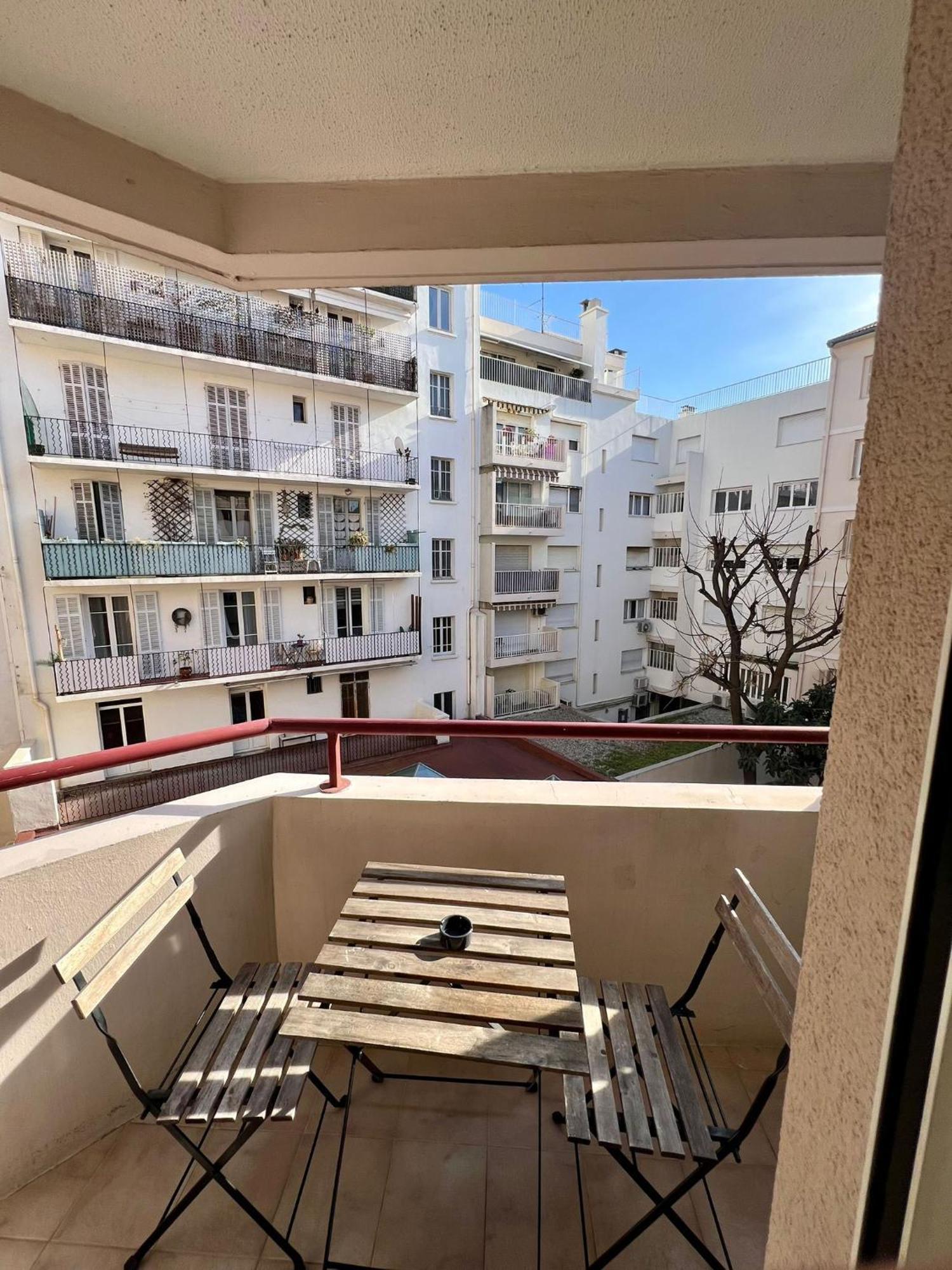 Studio Climatise, Cosy Et Calme Au Centre Ville Antibes Bagian luar foto